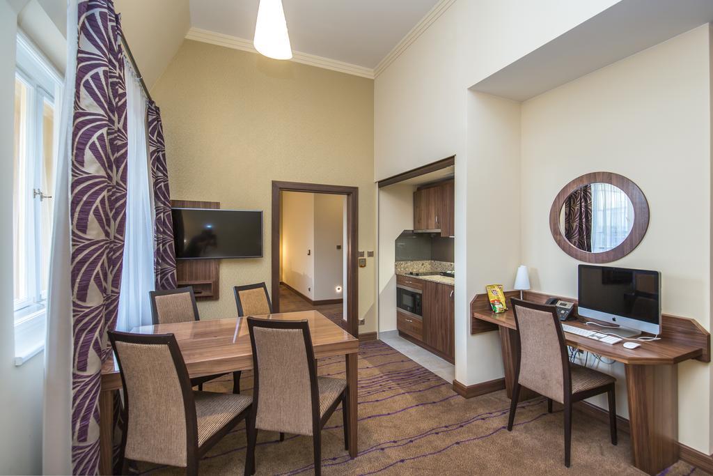 Merchants Crown Suites And Spa Prague Exterior photo A typical apartment