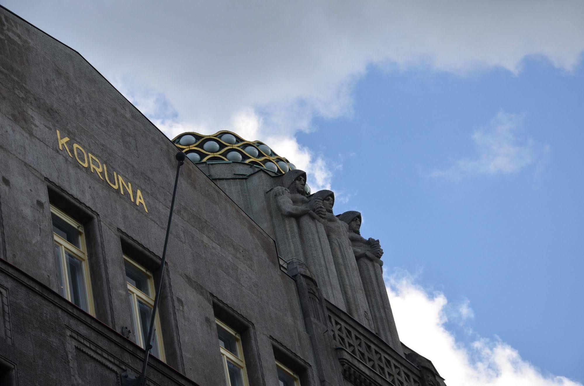 Merchants Crown Suites And Spa Prague Exterior photo Detail of the facade