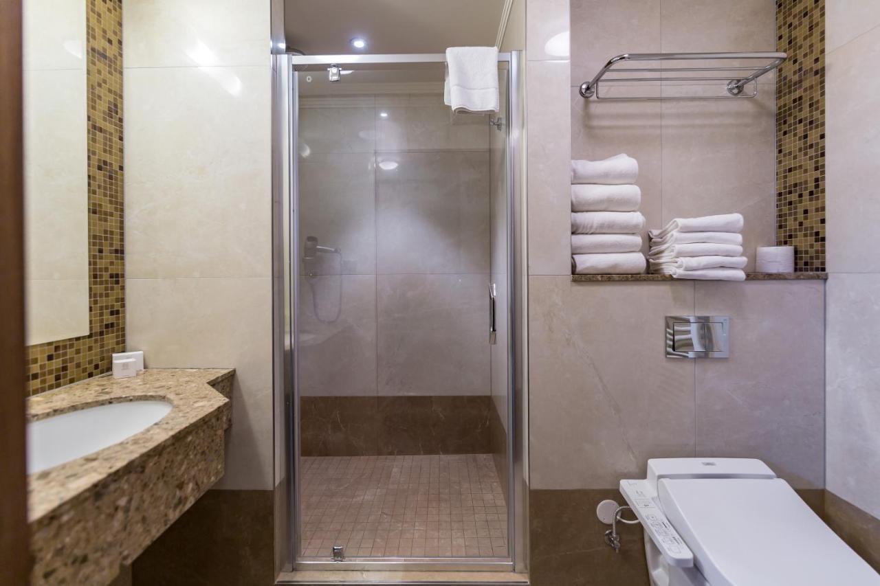 Merchants Crown Suites And Spa Prague Exterior photo A shower enclosure